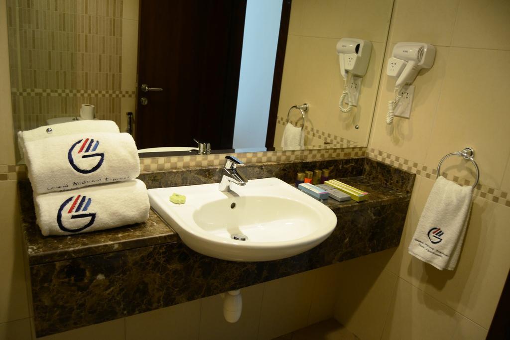 Grand Midwest View Hotel Apartments Dubai Exteriör bild