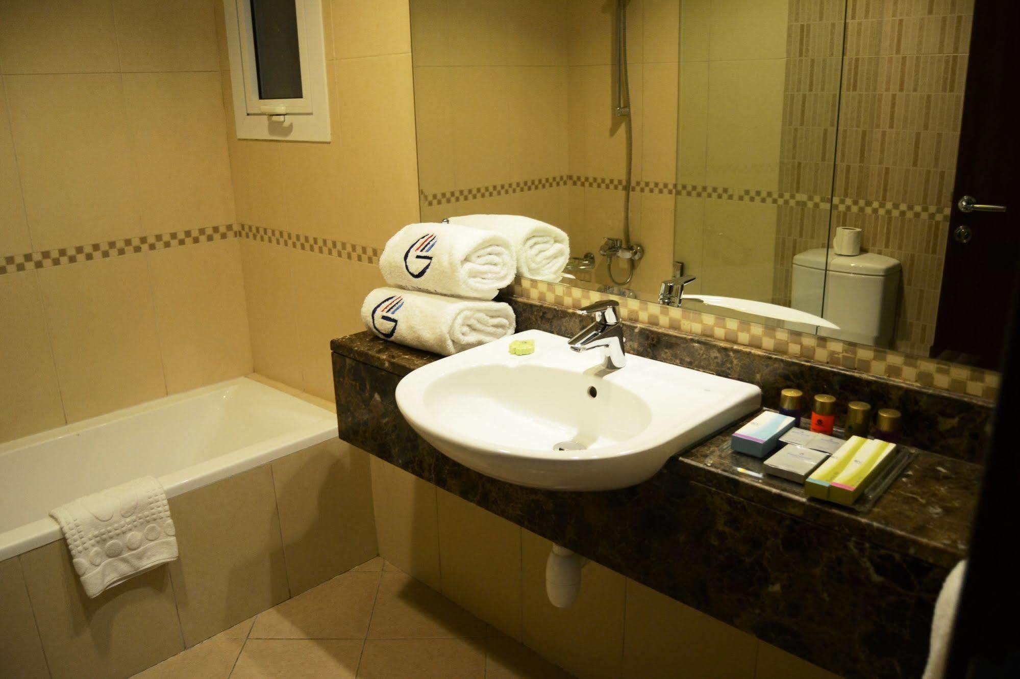 Grand Midwest View Hotel Apartments Dubai Exteriör bild